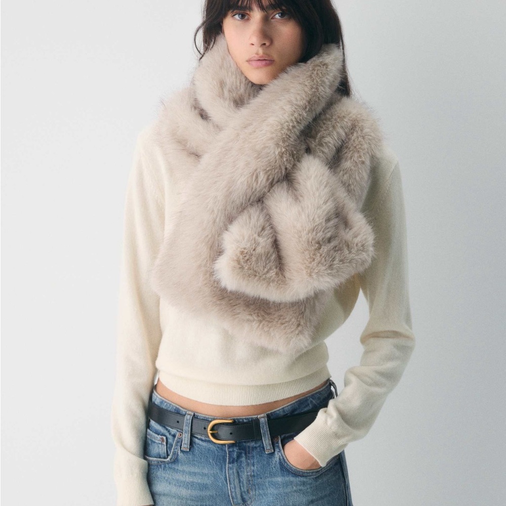 ISO Aritzia Angel Scarf Natural Beige